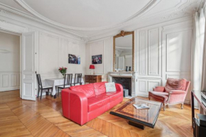 AC luxury 6 people apartment at Champs Elysées by Weekome